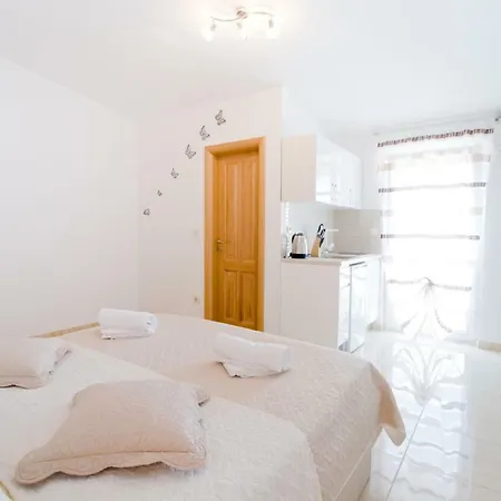 Ivana * Μακάρσκα