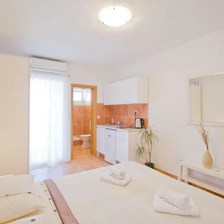 Ivana * Μακάρσκα